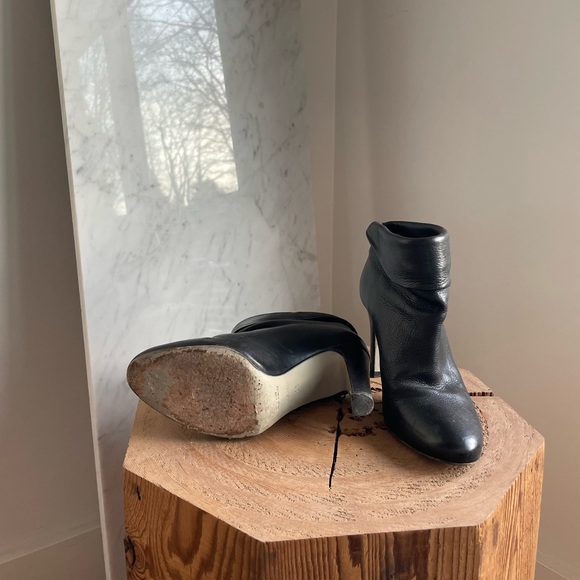 00’s Hugo Boss Ankle Heeled Boots - Picture 3 of 5